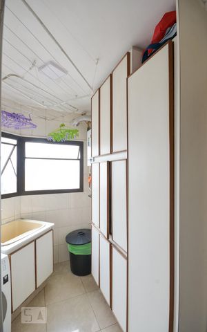 Apartamento à venda com 135m², 4 quartos e 2 vagas Apartamento à venda com 135m², 4 quartos e 2 vagasArea de Serviço