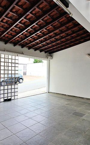 Casa à venda com 197m², 3 quartos e 2 vagasGaragem