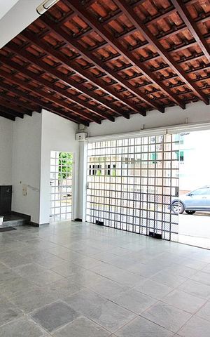 Casa à venda com 197m², 3 quartos e 2 vagasGaragem