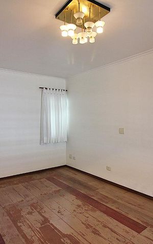 Casa à venda com 197m², 3 quartos e 2 vagasSala