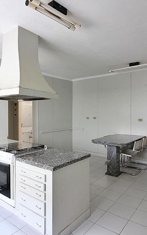 Casa à venda com 197m², 3 quartos e 2 vagasCozinha