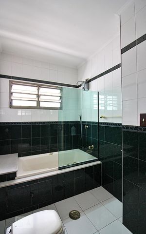 Casa à venda com 197m², 3 quartos e 2 vagasBanheiro do Quarto 2 - Suíte