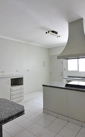 Casa à venda com 197m², 3 quartos e 2 vagasCozinha