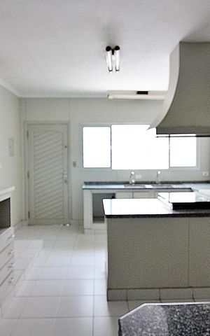 Casa à venda com 197m², 3 quartos e 2 vagasCozinha