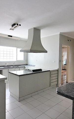 Casa à venda com 197m², 3 quartos e 2 vagasCozinha