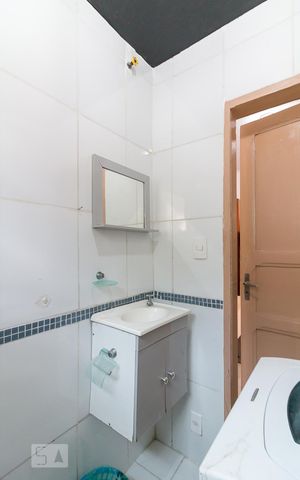 Casa à venda com 226m², 12 quartos e 4 vagasCasa 1 - banheiro