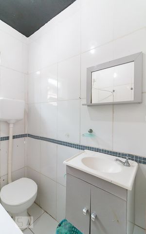 Casa à venda com 226m², 12 quartos e 4 vagasCasa 1 - banheiro