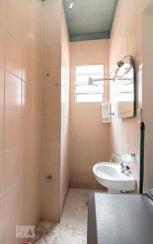Casa à venda com 226m², 12 quartos e 4 vagasCasa 4 - banheiro