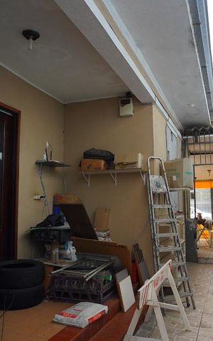 Casa de condomínio à venda com 180m², 3 quartos e 1 vagaPátio