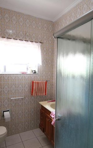 Casa à venda com 157m², 3 quartos e 5 vagasBanheiro Casa 1
