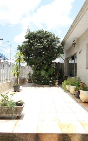 Casa à venda com 157m², 3 quartos e 5 vagasQuintal frente
