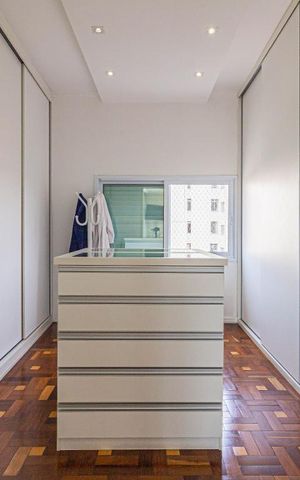 Apartamento à venda com 230m², 4 quartos e 1 vaga Apartamento à venda com 230m², 4 quartos e 1 vagaCloset