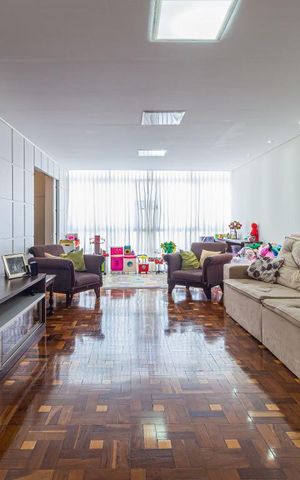 Apartamento à venda com 230m², 4 quartos e 1 vaga Apartamento à venda com 230m², 4 quartos e 1 vagaSala