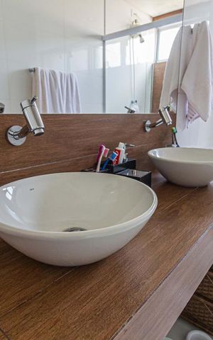 Apartamento à venda com 230m², 4 quartos e 1 vaga Apartamento à venda com 230m², 4 quartos e 1 vagaDetalhe do Banheiro da Suite