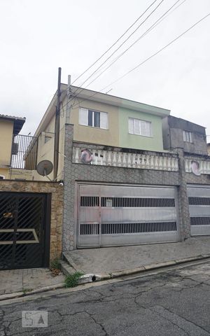 Casa à venda com 218m², 3 quartos e 3 vagasFachada