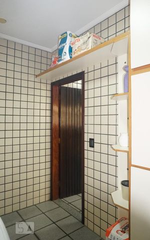 Casa à venda com 218m², 3 quartos e 3 vagasLavanderia