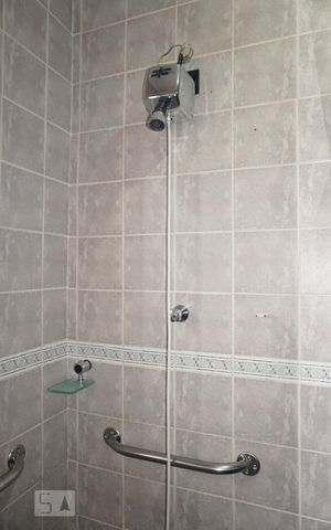 Casa à venda com 218m², 3 quartos e 3 vagasBanheiro 1