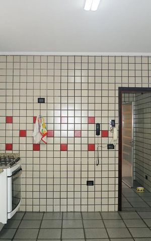 Casa à venda com 218m², 3 quartos e 3 vagasCozinha