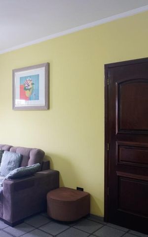 Casa à venda com 218m², 3 quartos e 3 vagasSala