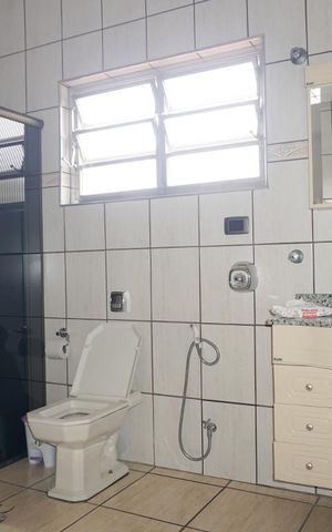 Casa à venda com 218m², 3 quartos e 3 vagasBanheiro da Suíte