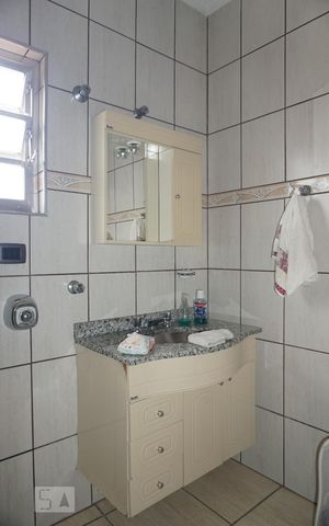 Casa à venda com 218m², 3 quartos e 3 vagasBanheiro da Suíte