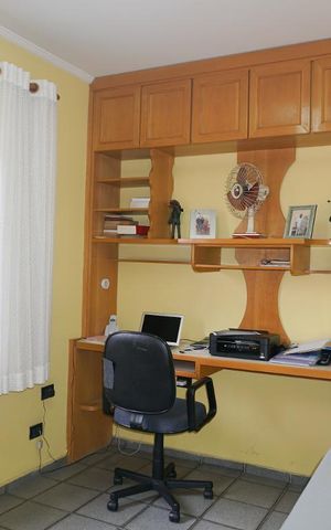 Casa à venda com 218m², 3 quartos e 3 vagasQuarto 2