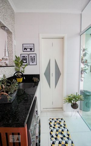 Casa à venda com 110m², 2 quartos e 2 vagasarea de serviço