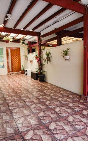 Casa à venda com 110m², 2 quartos e 2 vagasgaragem