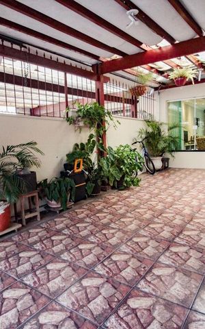 Casa à venda com 110m², 2 quartos e 2 vagasgaragem