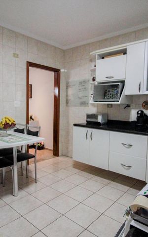 Casa à venda com 110m², 2 quartos e 2 vagascozinha