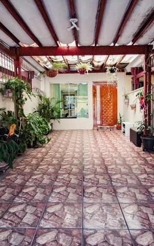 Casa à venda com 110m², 2 quartos e 2 vagasgaragem