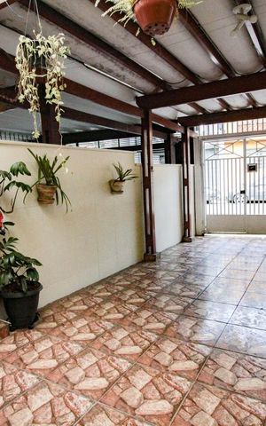 Casa à venda com 110m², 2 quartos e 2 vagasgaragem