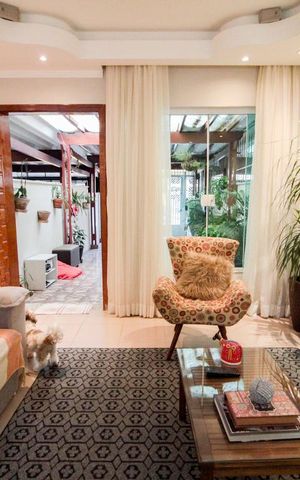 Casa à venda com 110m², 2 quartos e 2 vagassala