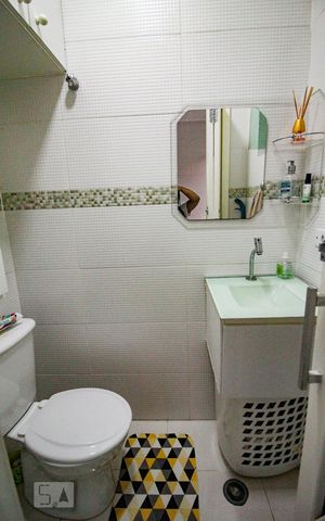 Casa à venda com 110m², 2 quartos e 2 vagaslavabo