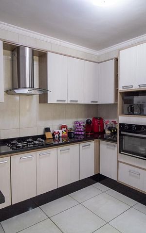 Casa de condomínio à venda com 118m², 4 quartos e 2 vagasCozinha