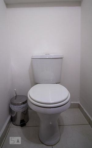 Casa de condomínio à venda com 118m², 4 quartos e 2 vagasLavabo
