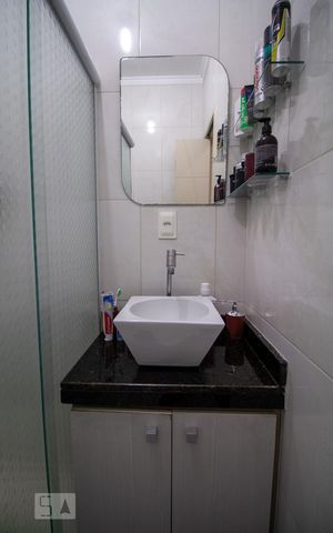 Casa de condomínio à venda com 118m², 4 quartos e 2 vagasBanheiro Social