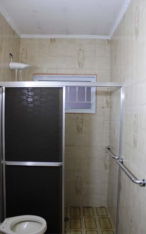 Casa à venda com 150m², 3 quartos e 4 vagas Casa à venda com 150m², 3 quartos e 4 vagasBanheiro