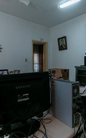 Casa à venda com 400m², 3 quartos e 13 vagas Casa à venda com 400m², 3 quartos e 13 vagasHall