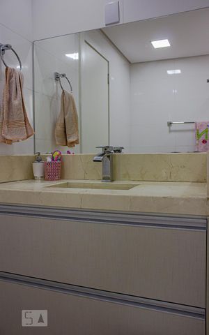 Apartamento à venda com 84m², 3 quartos e 2 vagas Apartamento à venda com 84m², 3 quartos e 2 vagasBanheiro