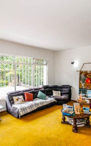 Casa à venda com 350m², 3 quartos e 5 vagas Casa à venda com 350m², 3 quartos e 5 vagasSala