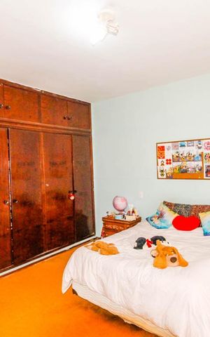 Casa à venda com 350m², 3 quartos e 5 vagas Casa à venda com 350m², 3 quartos e 5 vagasSuíte