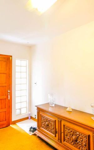 Casa à venda com 350m², 3 quartos e 5 vagas Casa à venda com 350m², 3 quartos e 5 vagasHall