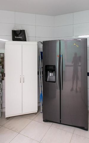 Casa de condomínio à venda com 450m², 2 quartos e 9 vagas Casa de condomínio à venda com 450m², 2 quartos e 9 vagasArea de Serviço