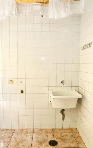 Casa de condomínio à venda com 300m², 4 quartos e 5 vagas Casa de condomínio à venda com 300m², 4 quartos e 5 vagasÁrea de Serviço