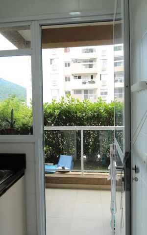 Apartamento à venda com 98m², 2 quartos e 1 vagaÁrea de Serviço