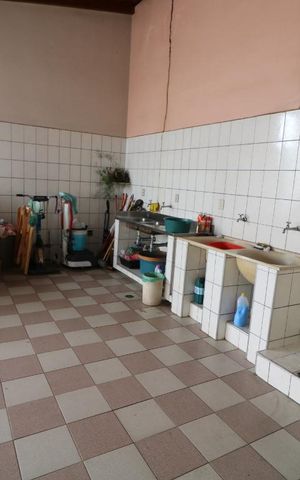 Casa à venda com 300m², 5 quartos e 4 vagasDetalhe da area de serviço