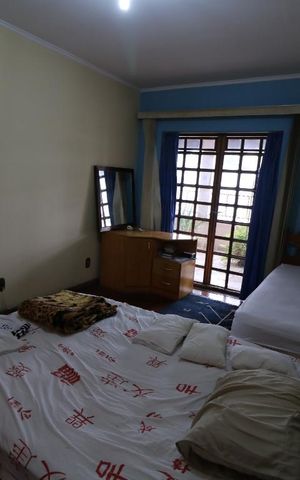 Casa à venda com 300m², 5 quartos e 4 vagasSuite