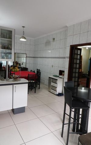 Casa à venda com 300m², 5 quartos e 4 vagasCozinha