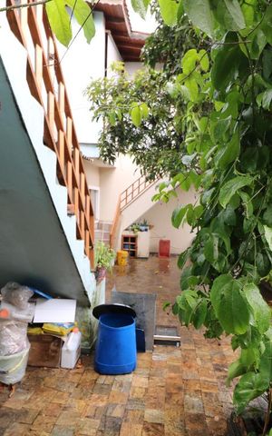 Casa à venda com 300m², 5 quartos e 4 vagasQuintal